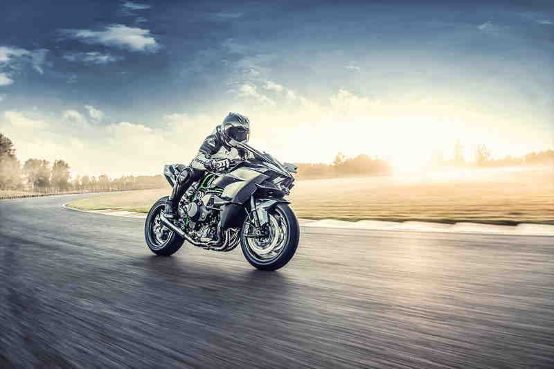 Are electric motorcycles faster than gas?